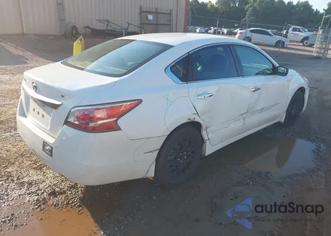 2015 Nissan Altima 2.5 S из США, поврежденный, VIN 1N4AL3AP4FN389008